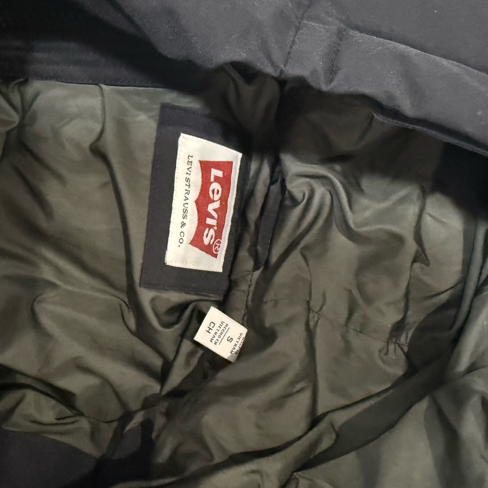 Men Levi's Black Puffer Jacket - Classic Logo size Small